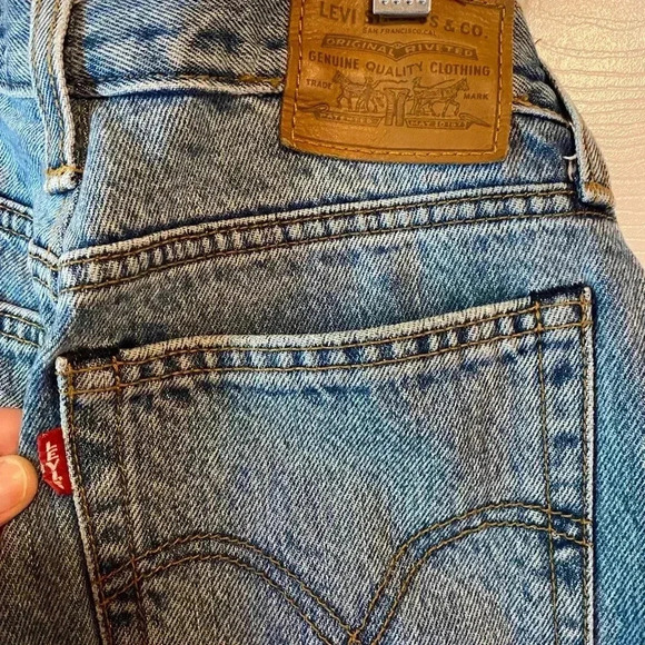 Raw hem women’s Levi 27 jeans - Picture 6 of 6